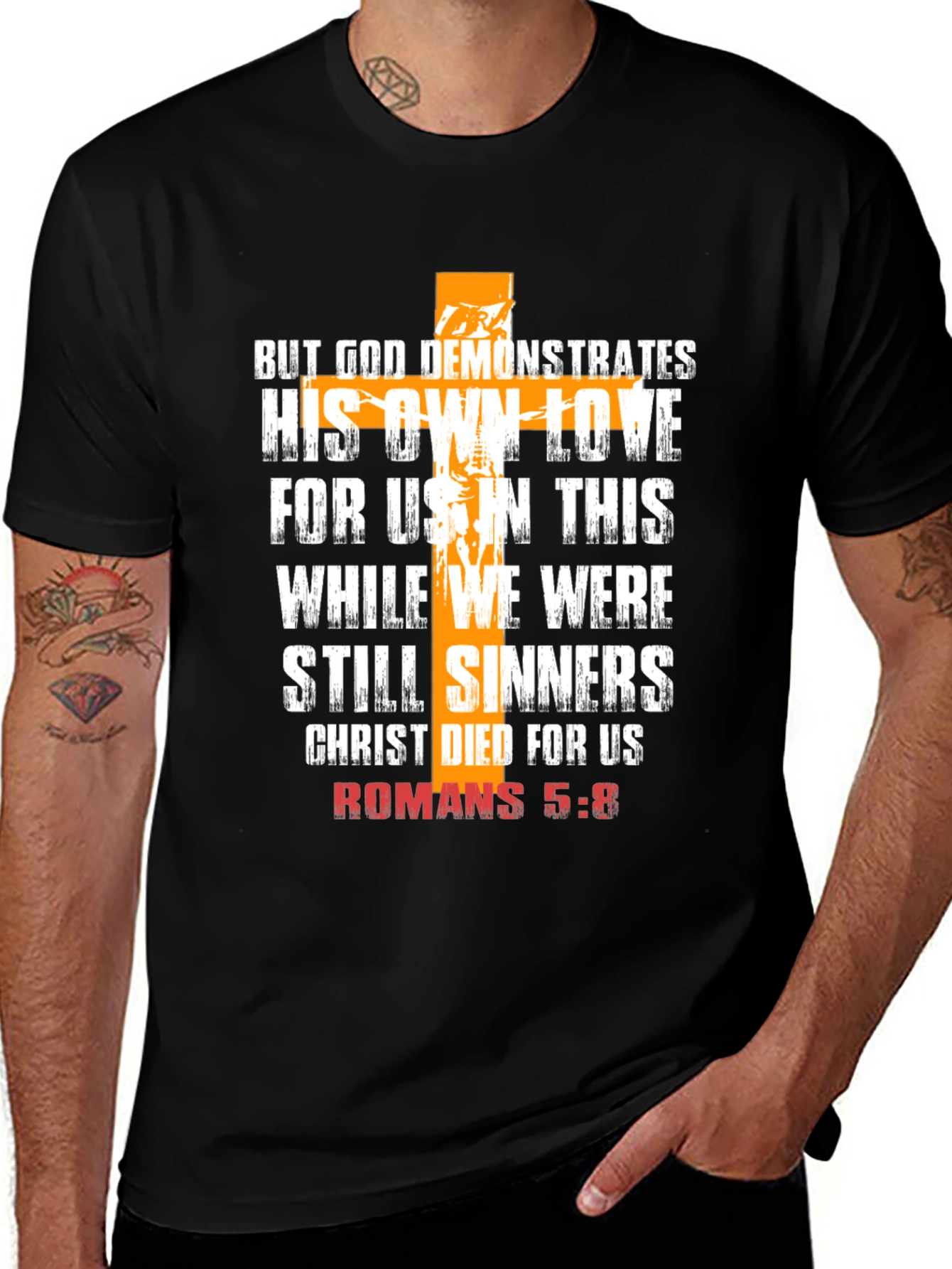 Christian Romans 5:8 Graphic Tee