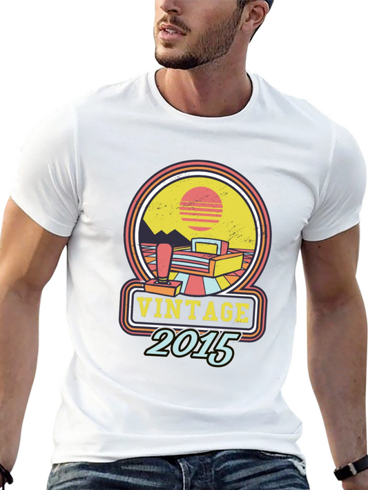 Vintage 2015 Graphic T-Shirt