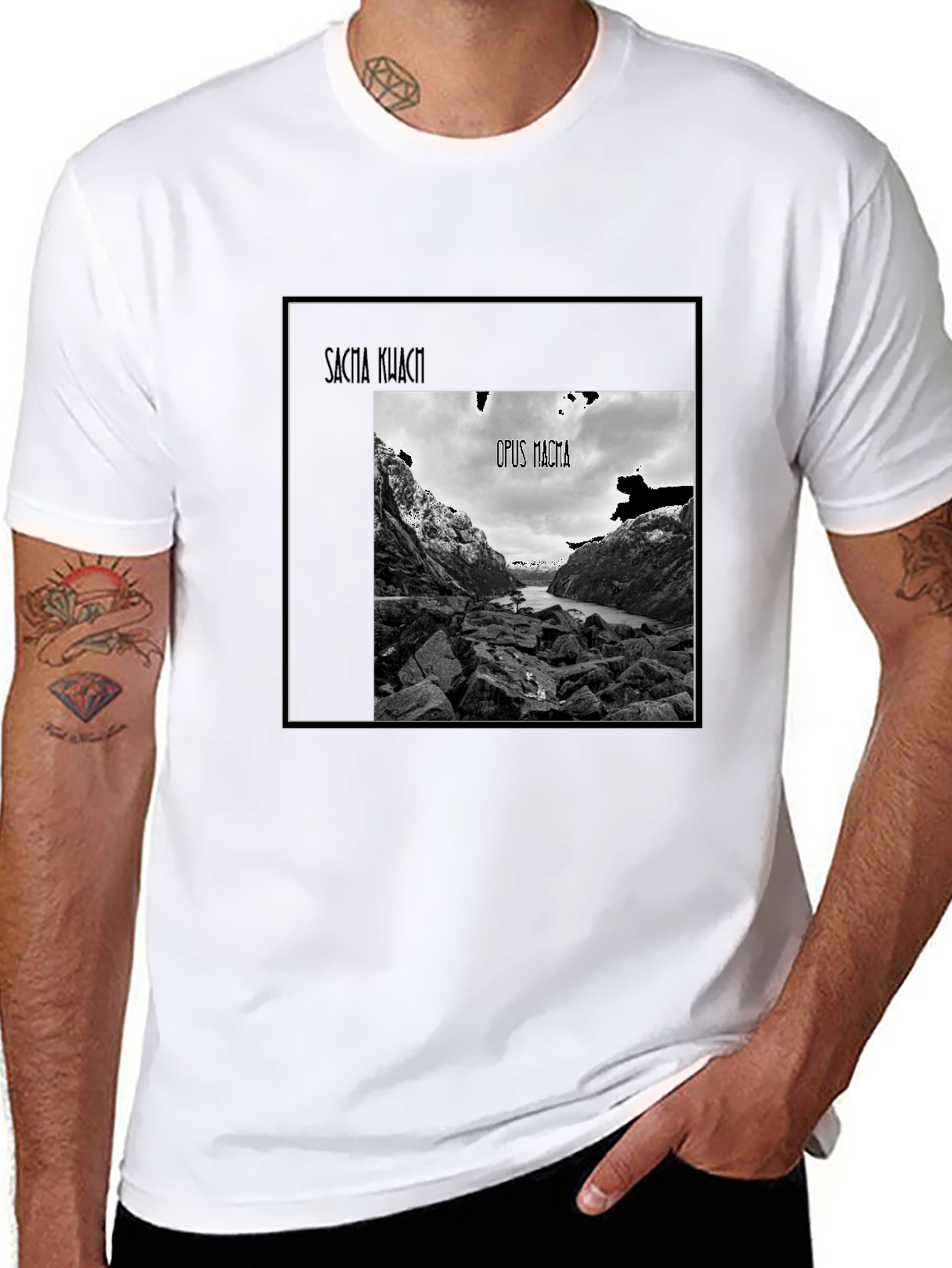 Sacra Kuacti Opus Macra Black T-Shirt